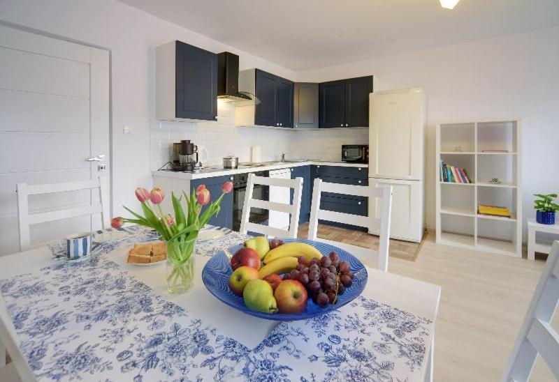 Apartment Trevilles - Granatowy *